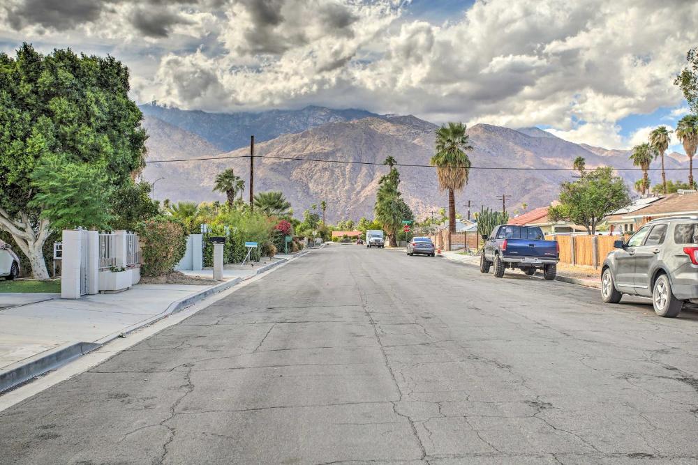 Chic Palm Springs Home with Patio, Grill and Yard